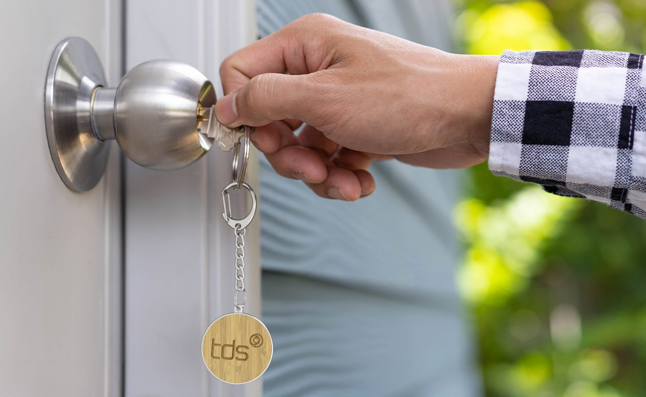 KeyCraft - Salgsfremmende Nøgleringe af bambus med logo gallery thumbnail