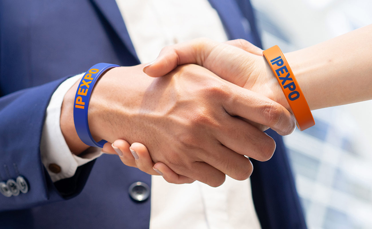 Revo - Tilpassede Armbånd af silikone gallery thumbnail