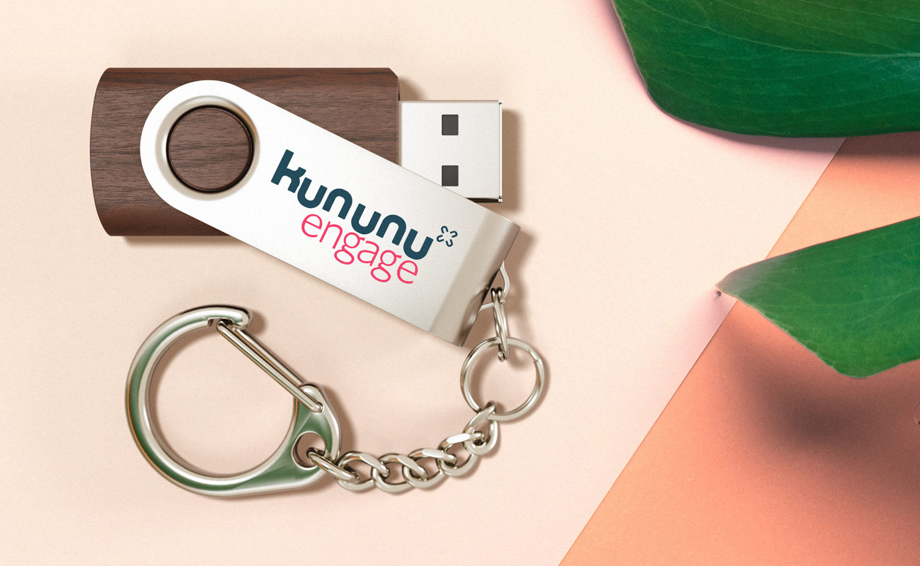 Twister Wood - USB Stick i Træ gallery thumbnail